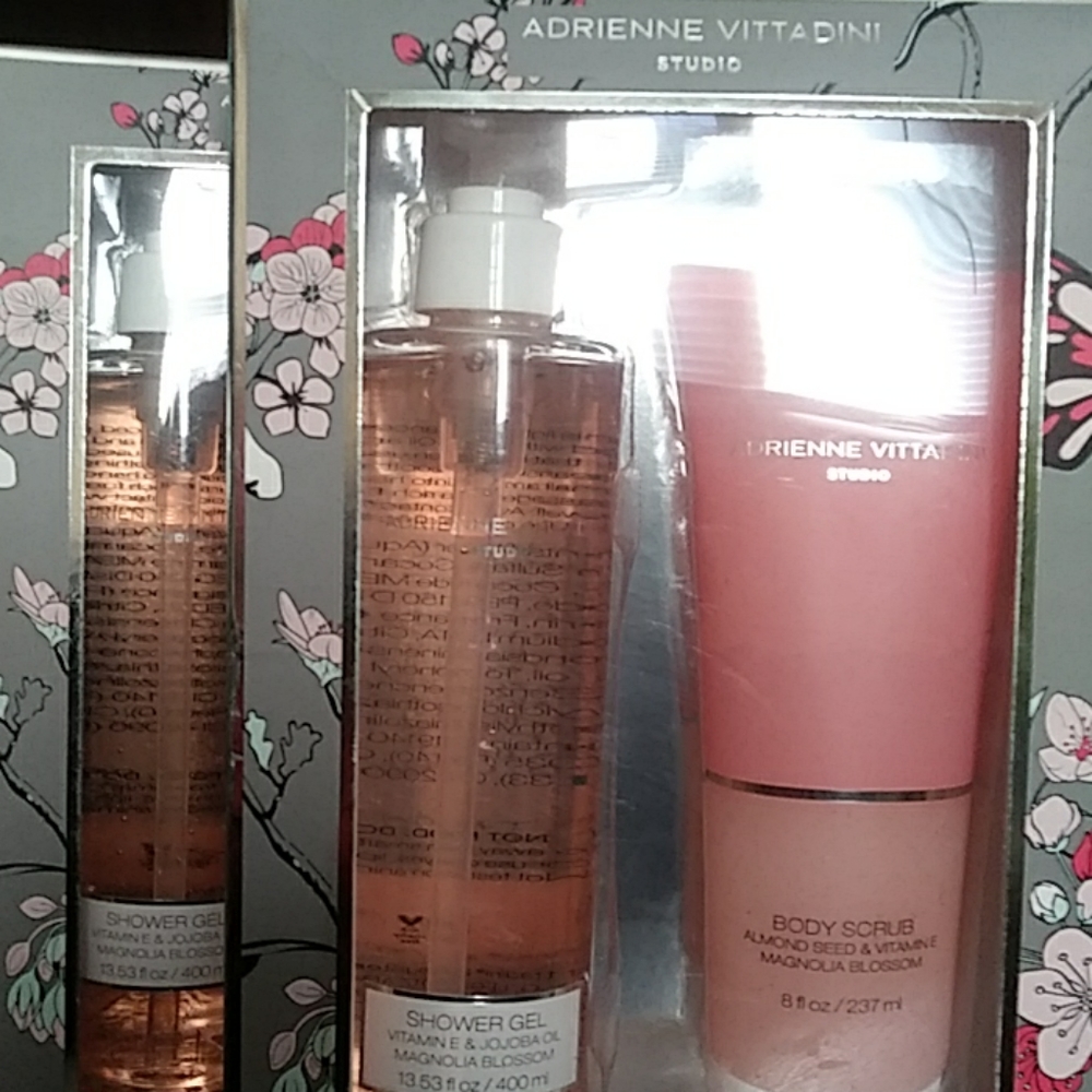 Adrienne Vittadini Gift Sets